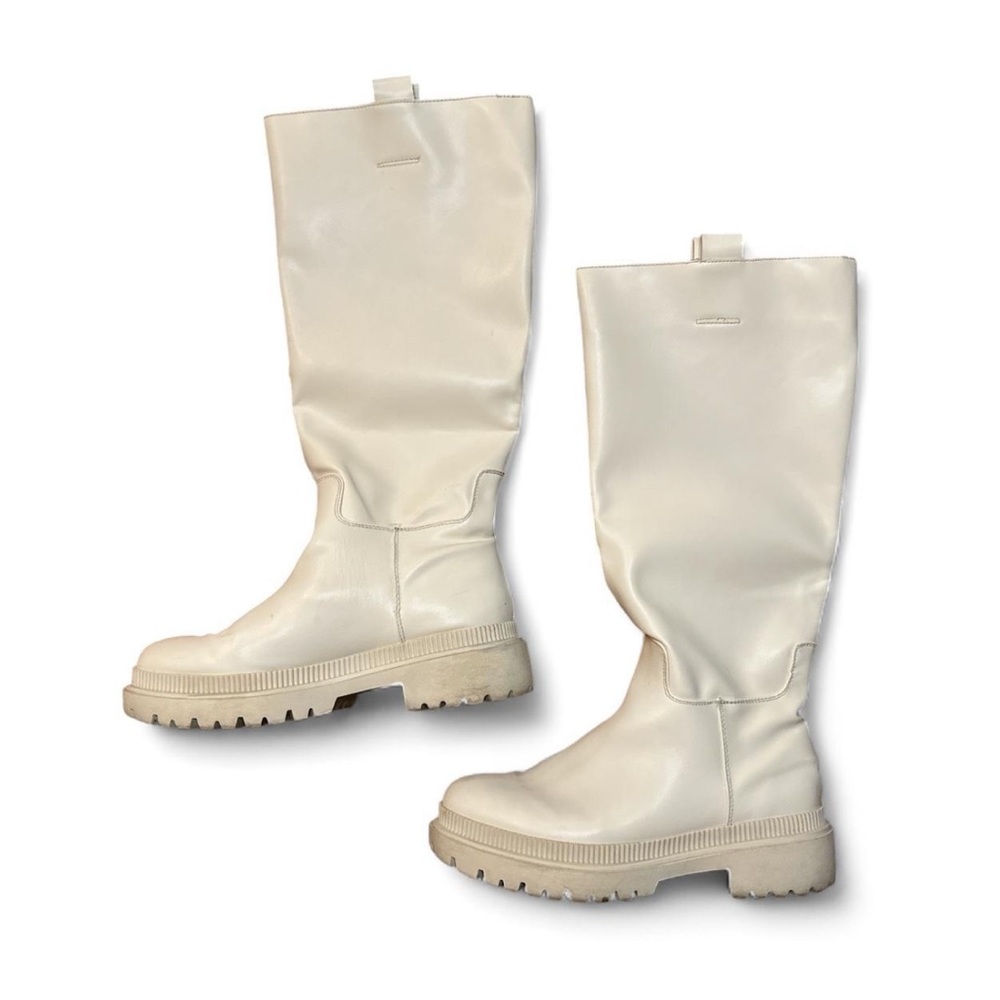 Elegant Cream Knee-High Women's Boots Size 41
